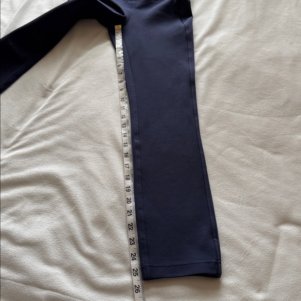 Lululemon pull-on pants - Picture 10 of 11